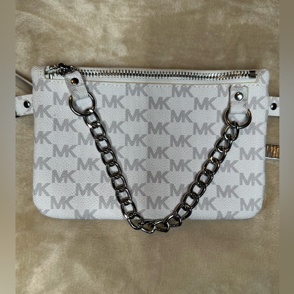 Michael Kors White and Silver Chain Belt
Bag